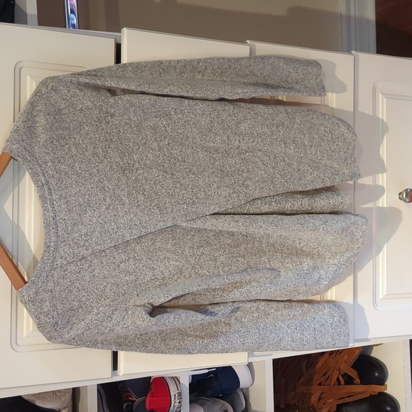 Split back top - Picture 2 of 3